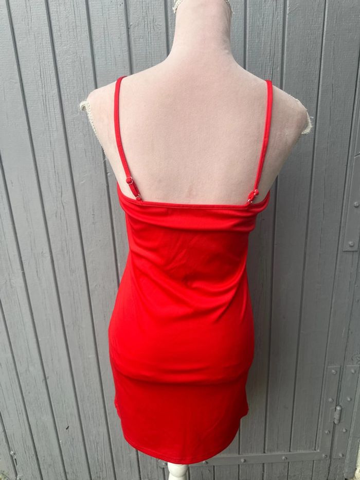 Robe rouge fines bretelles basic moulante - photo numéro 3
