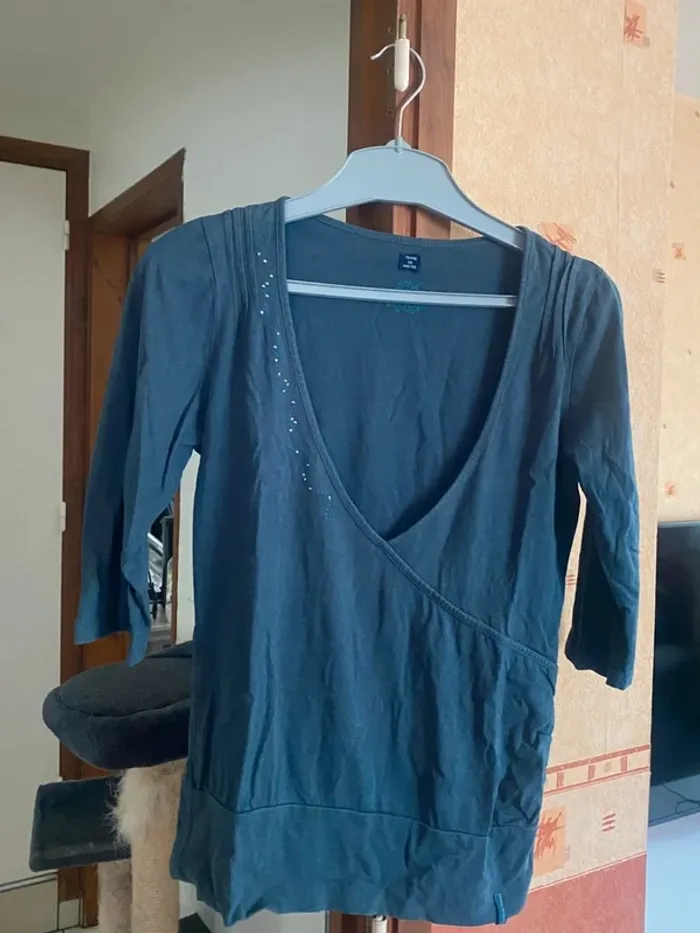Tee-shirt femme Terre de Marins – Taille 38 – Élégant col cache-cœur 💙 - photo numéro 2