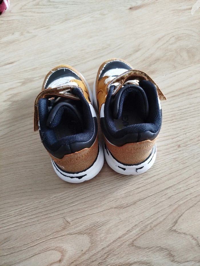 Baskets Primigi 22 - photo numéro 2