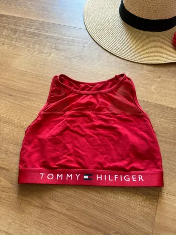Brassière Tommy Hilfiger rouge taille 36