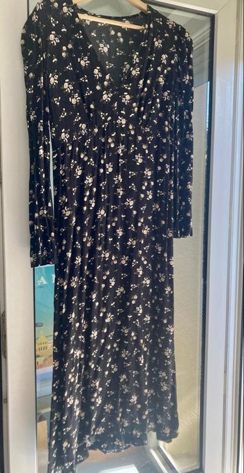 Robe longue fleurie noire taille 40 Mango