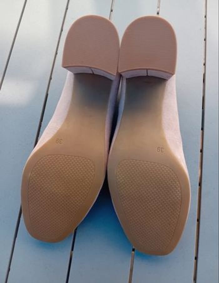 Chaussures chic avec perles état neuf - photo numéro 3