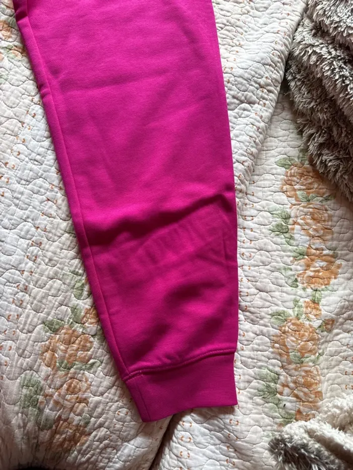 Jogging Nike femme neuf avec étiquette taille S/M - photo numéro 2