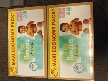 Lots de 2 cartons Pampers Harmonie taille 4 