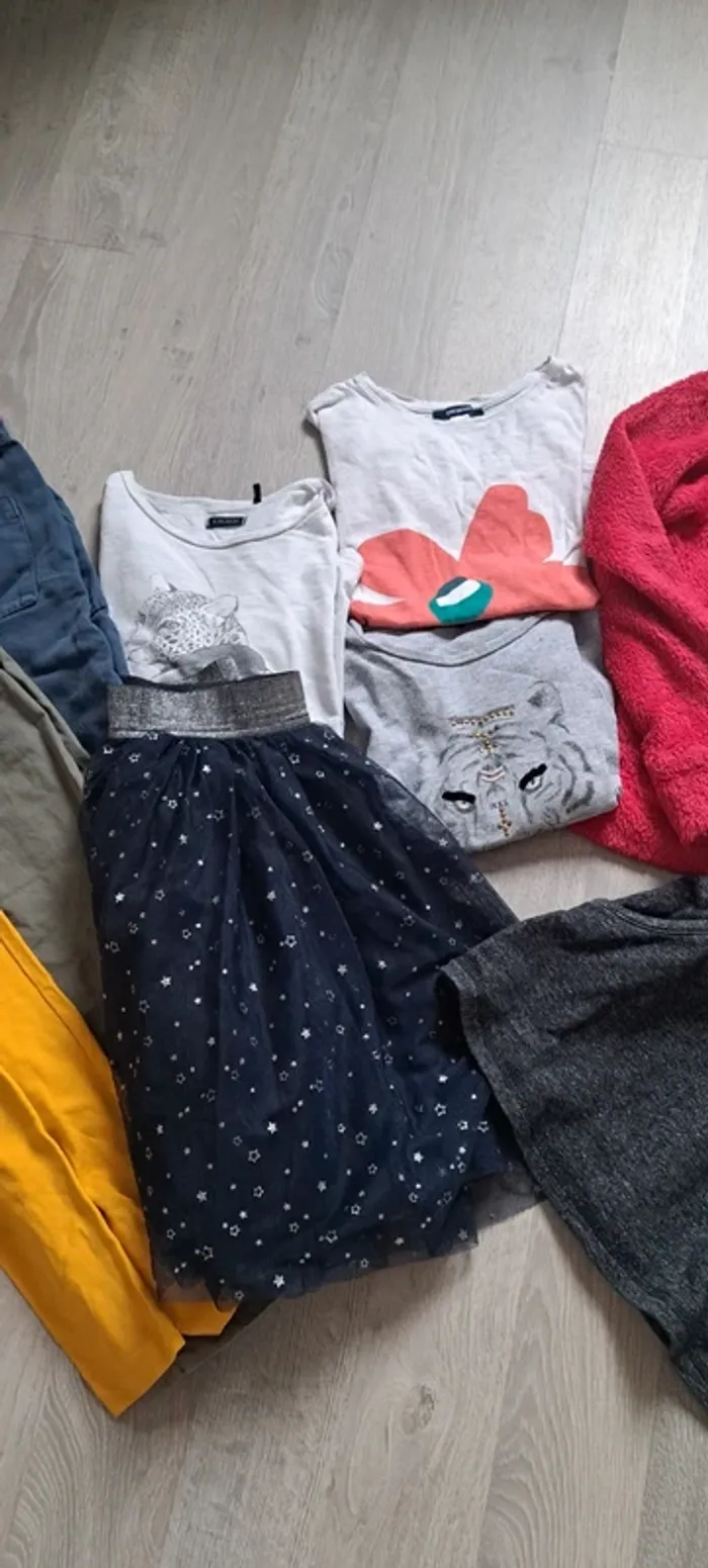Lot vêtements 8 ans - photo numéro 3