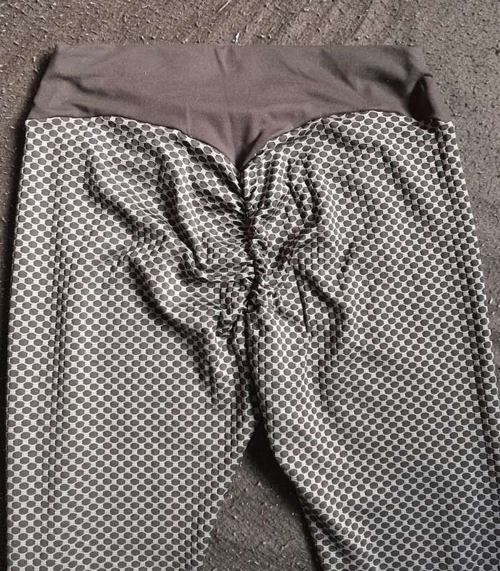 Leggings t40 mis en forme - photo numéro 3