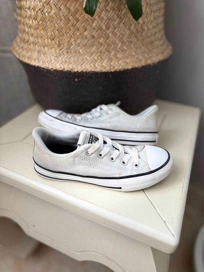 Converse basses - lacets élastiques - en très bon état - pointure 32