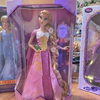 Raiponce poupée édition limitée Disneyland 