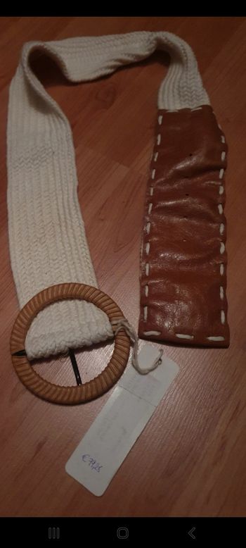 Ceinture  neuve étiquette présente