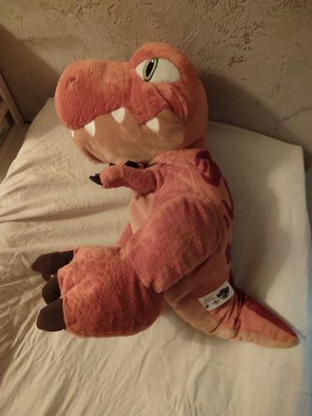 Gros dinosaure Jurassic world