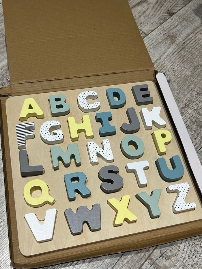 Puzzle lettres en bois vertbaudet