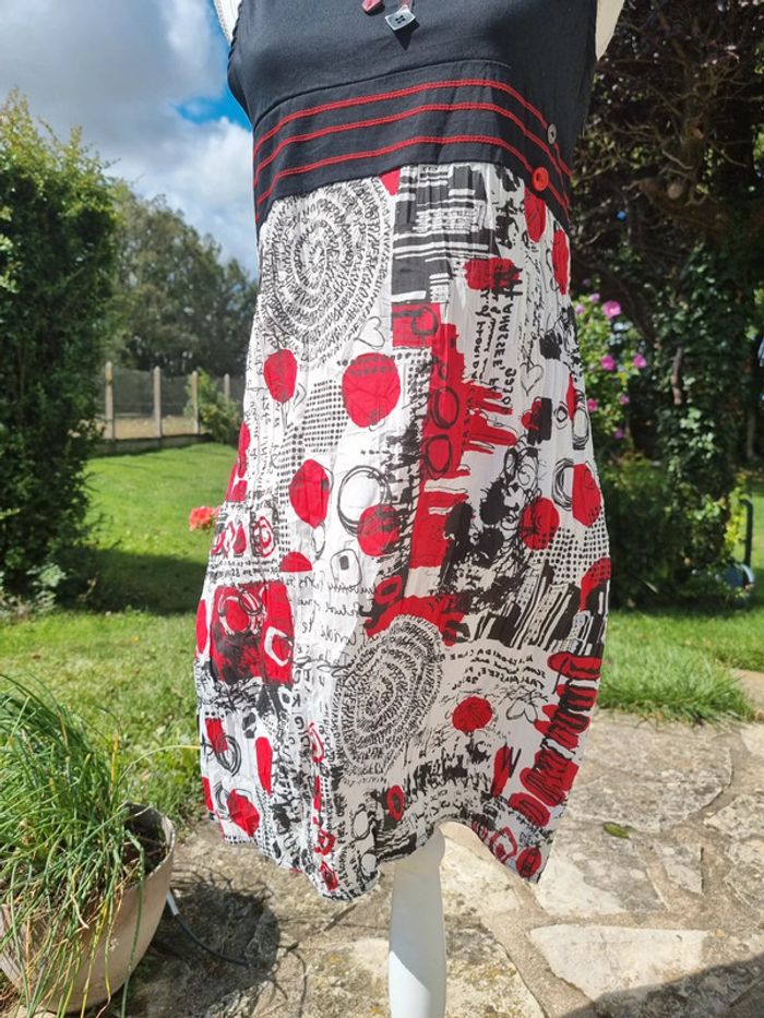 Cache cache robe noire rouge * taille 42 * - photo numéro 8