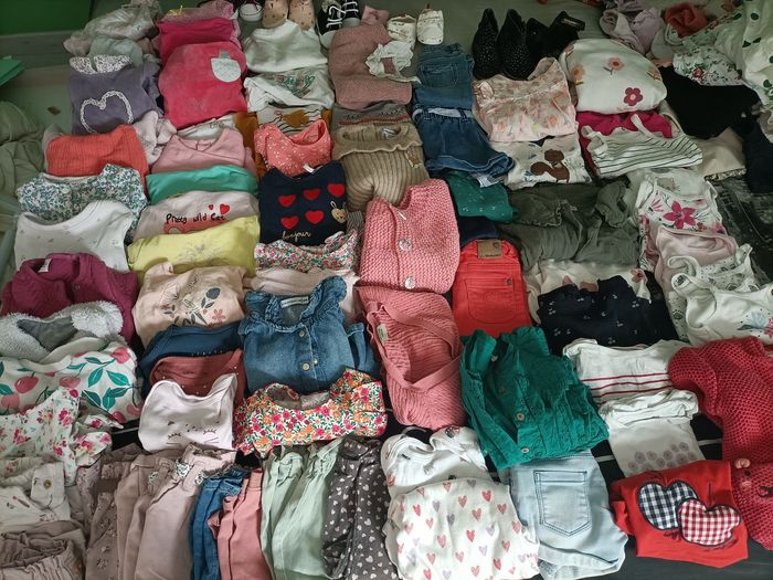 Lot Vêtements filles 12 mois
