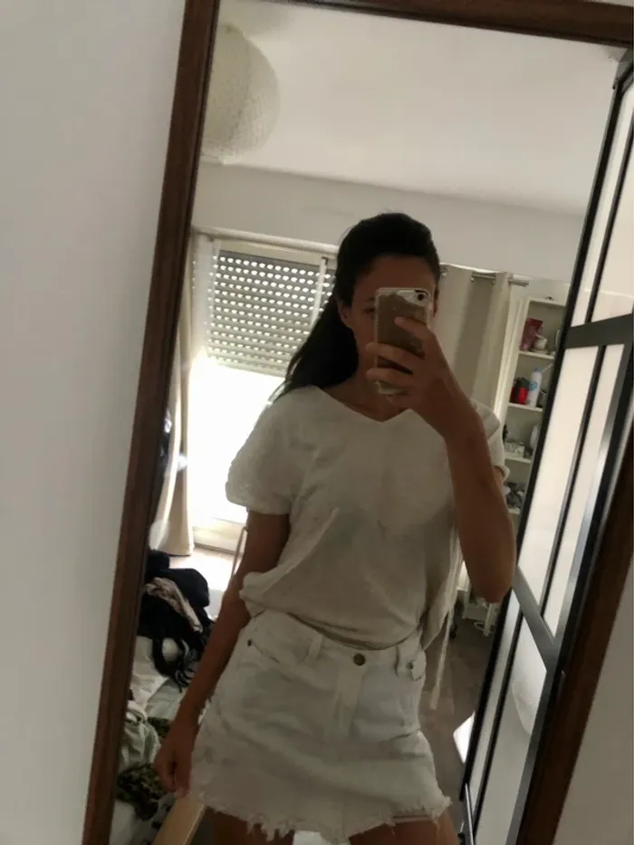 Tee shirt pull col v beige crème  manches courtes
