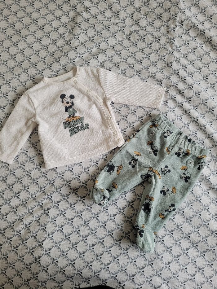 Pyjama Mickey 1 mois - photo numéro 2