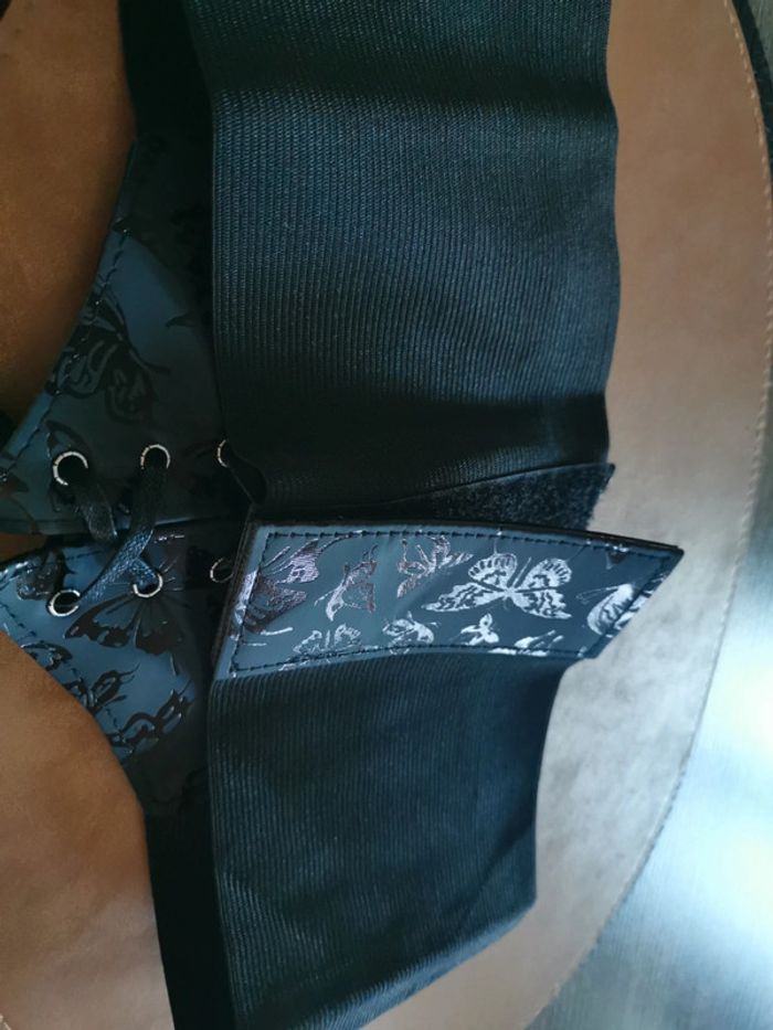Corset style Vintage papillons noir - photo numéro 3