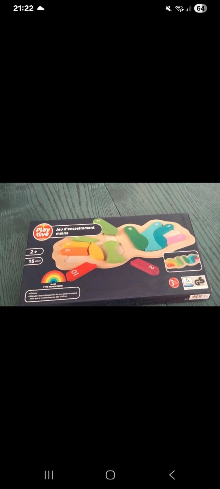 Jeu d’encastrement mains