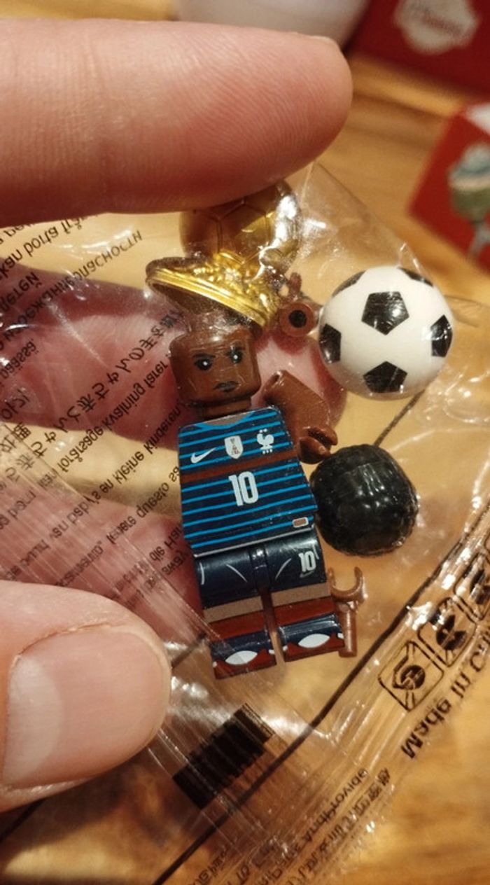 Personnage Lego football neuf Kylian m'bappé équipe de France maillot rayé