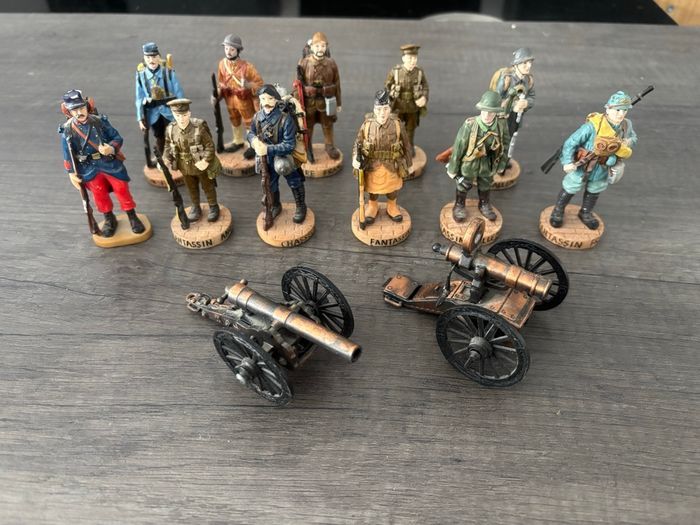 Collection de 11 soldats en résine première guerre mondiale