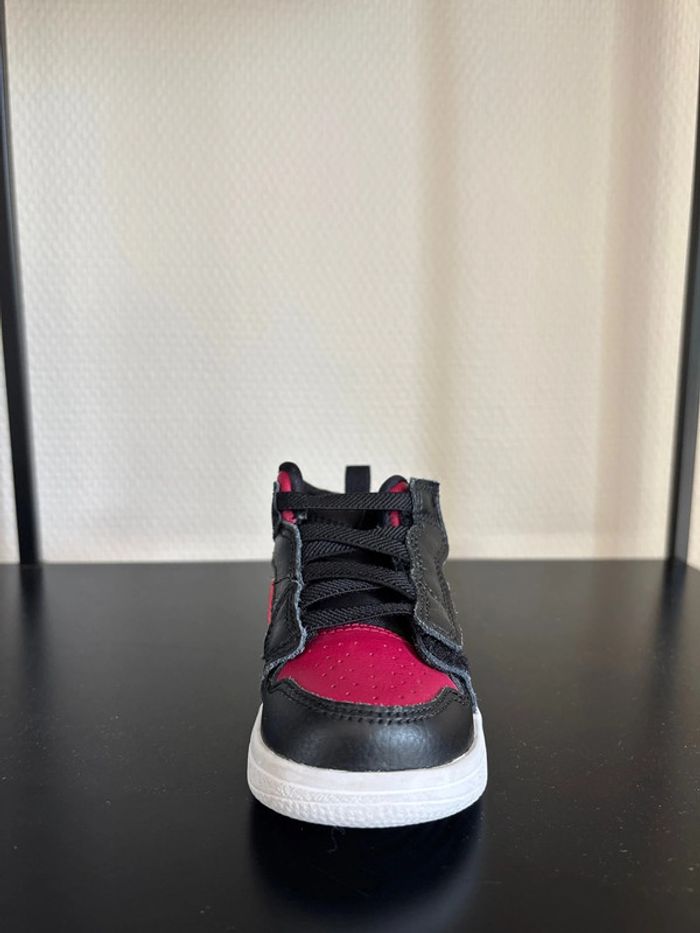Nike Air Jordan Bébé taille 21 - photo numéro 3