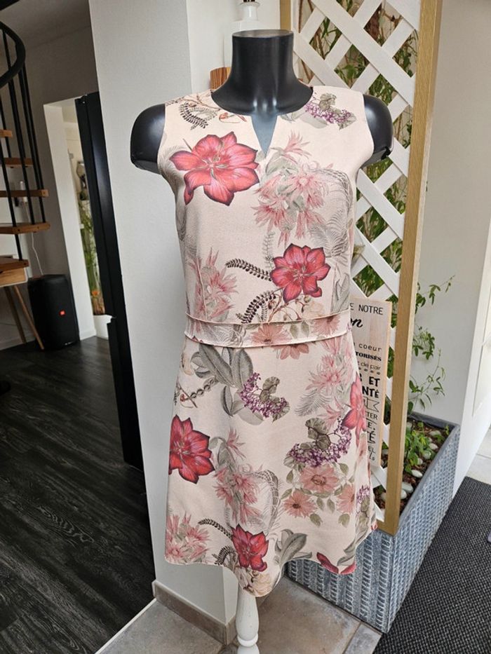 Cassis robe fleurie aspect daim taille 38