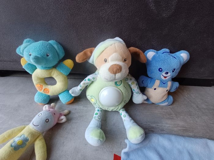 Lot doudous neuf pour bébé - photo numéro 3