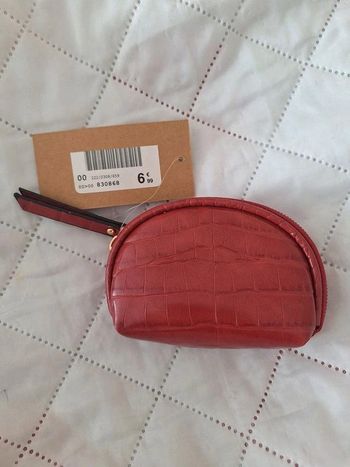 Porte-monnaie neuf de couleur rouge effet simili