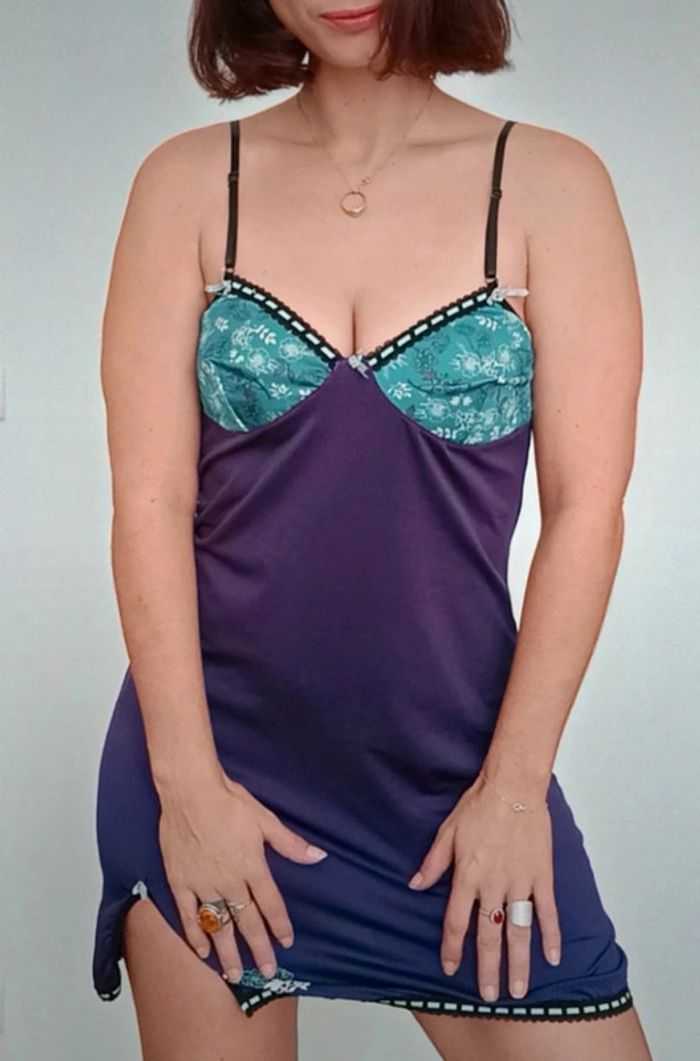 Nuisette douce fendue décolletée taille 38 - photo numéro 2