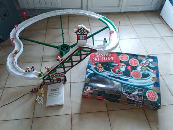 Tour de sapin piste de ski santa's ski slope