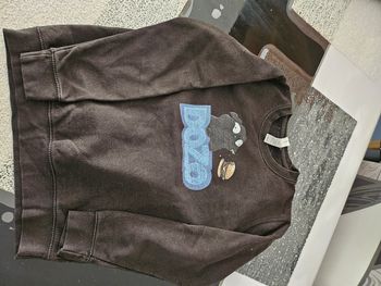 Sweat taille 9 à 11.ansnoir