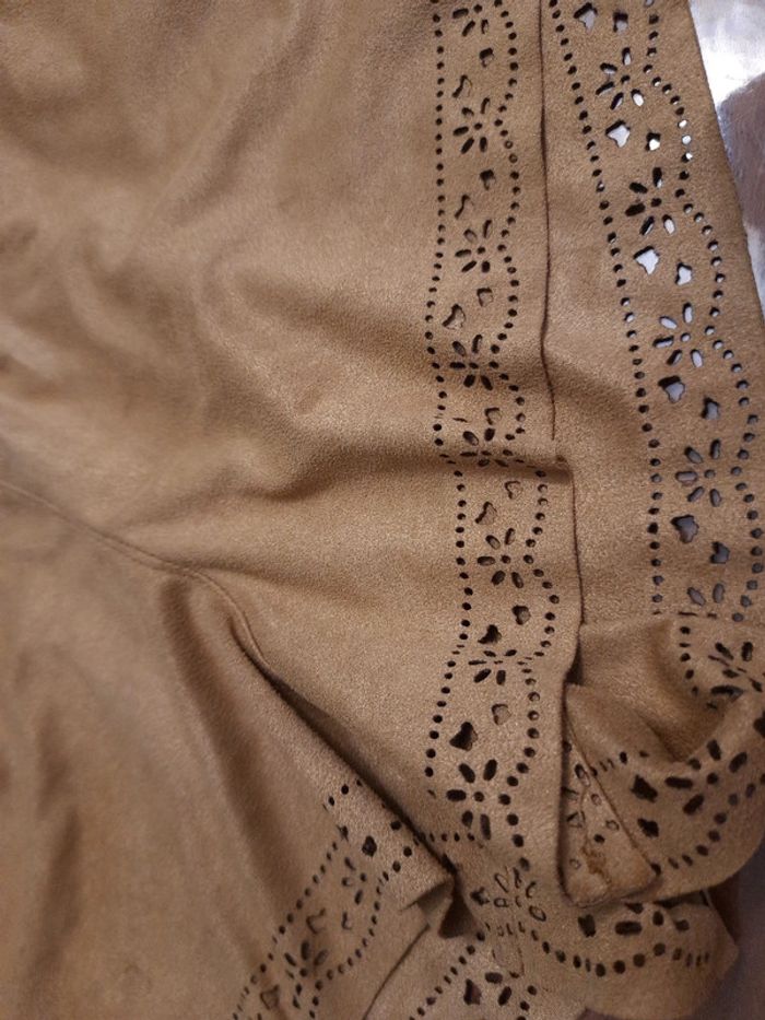 Short daim/dentelle 4 ans - photo numéro 3