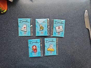 Lot de 5 pins Ducobu Neuf cont3