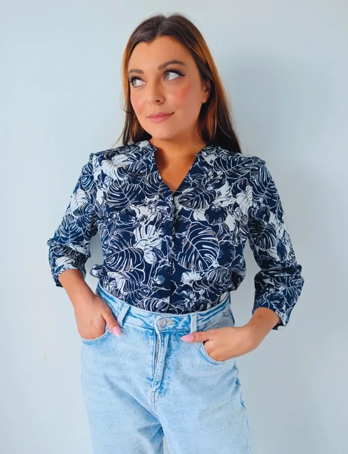 Blouse légère et fluide bleu marine imprimé tropical casual chic Damart taille 38
