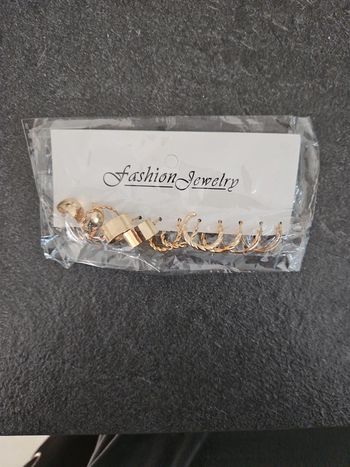 Lot de 6 paires de boucles d'oreilles neuves