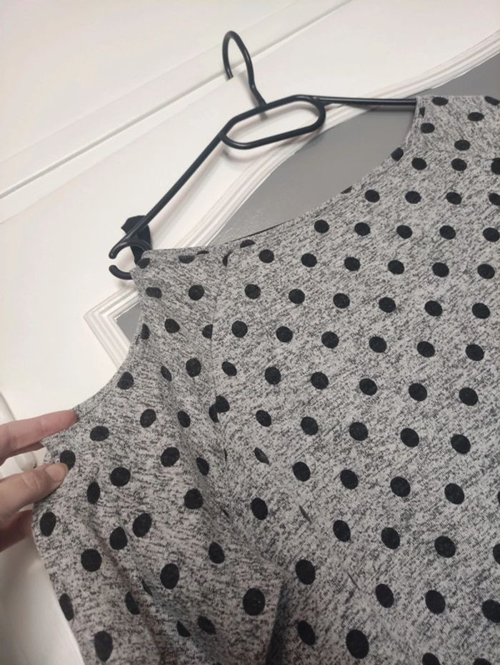 Haut fin épaule dénudé taille 46 - photo numéro 5