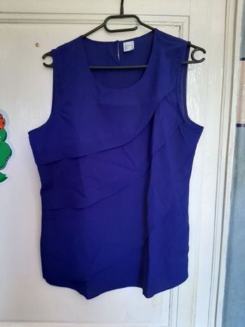 Haut bleu, taille 38