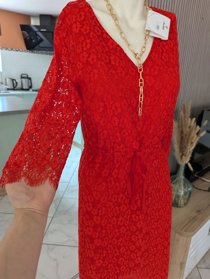 Neuve ! Robe ZAPA rouge élégante en dentelle – Taille S