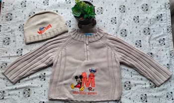 Pull Mickey avec bonnet taille 24 mois/2 ans