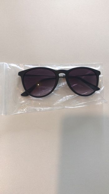 belle paire de lunette de soleil