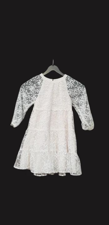 Robe dentelle fille - T. 8 ans