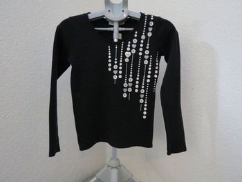 Top noir Cache Cache – détails bijoux & boutons cœur🩶