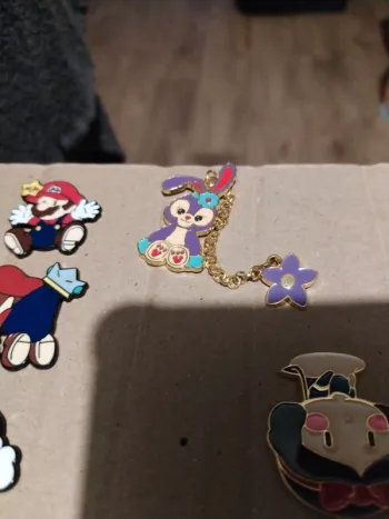 Pin's stellalou