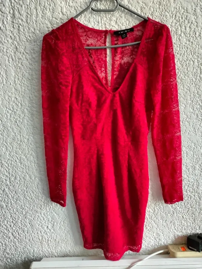Robe courte moulante rouge en dentelle T 36 - photo numéro 2
