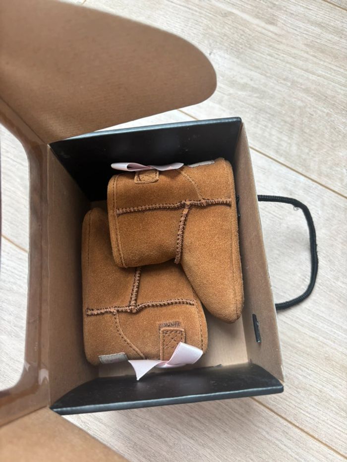 Mini Uggs 0/1mois - photo numéro 10