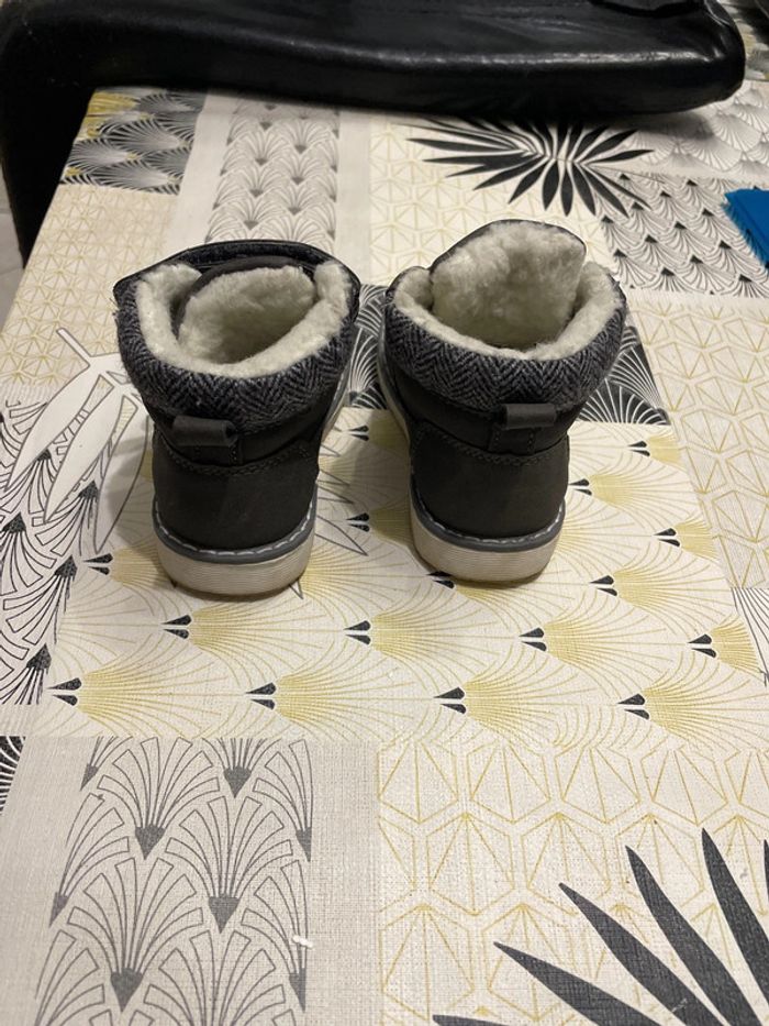 Chaussures montantes pointure 21 - photo numéro 2