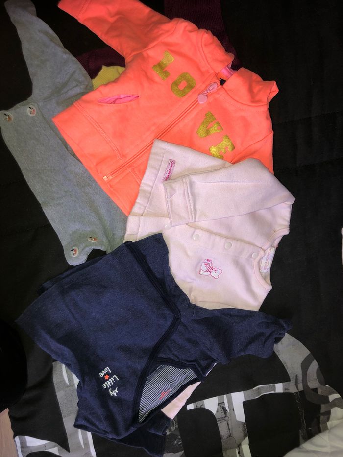 Lot de 6 gilets 3 mois - photo numéro 2