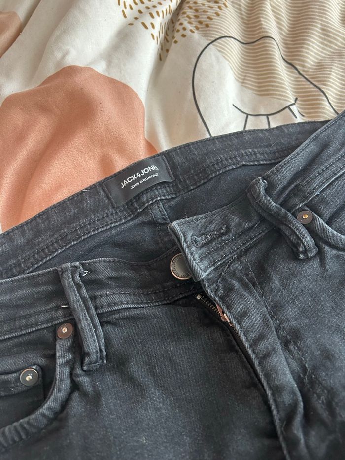 Jean Slim/Glenn noir taille 31/32 Jack&Jones - photo numéro 2