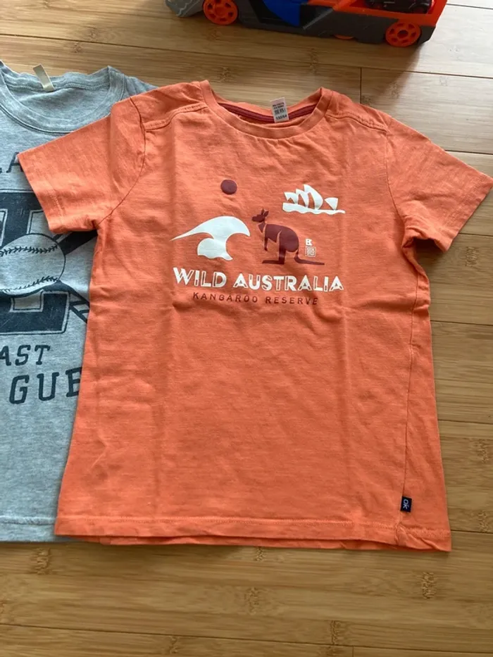 8 ans - Set de 3 t-shirt manches courtes - 2 gris et 1 orange - photo numéro 3