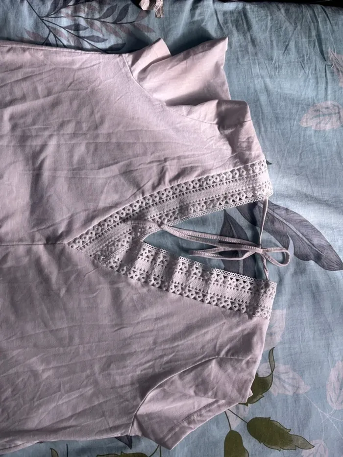 Top femme col en V taille XL très bon état - photo numéro 4