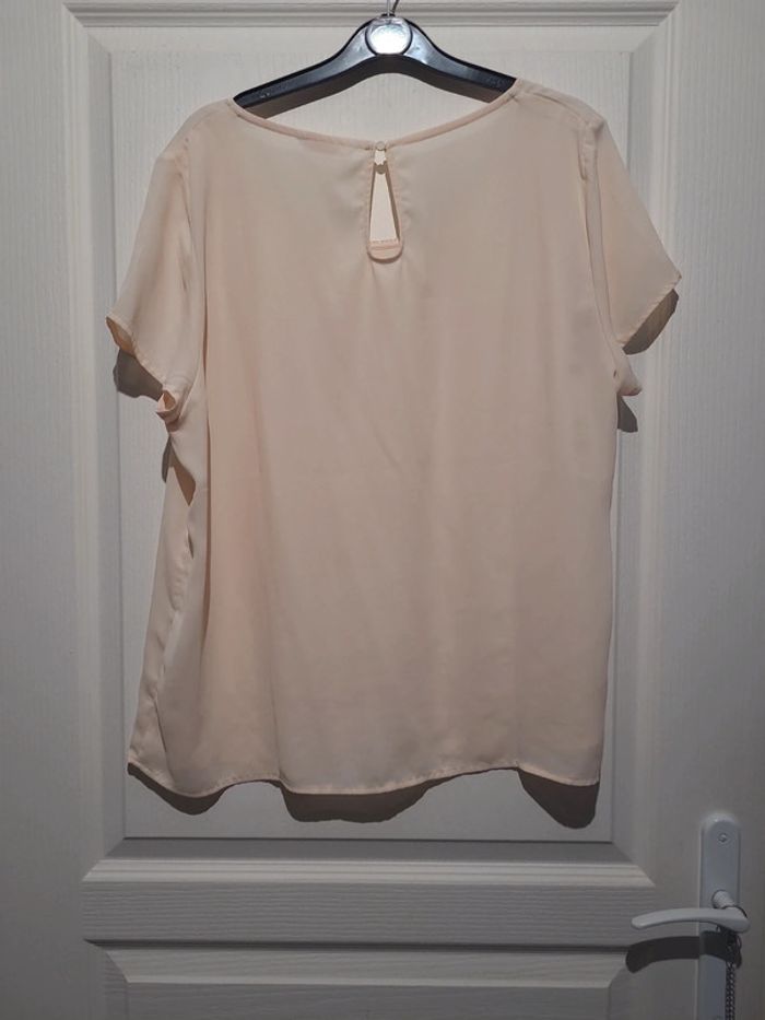 Blouse beige rosé Camaieu avec liseret doré - photo numéro 4